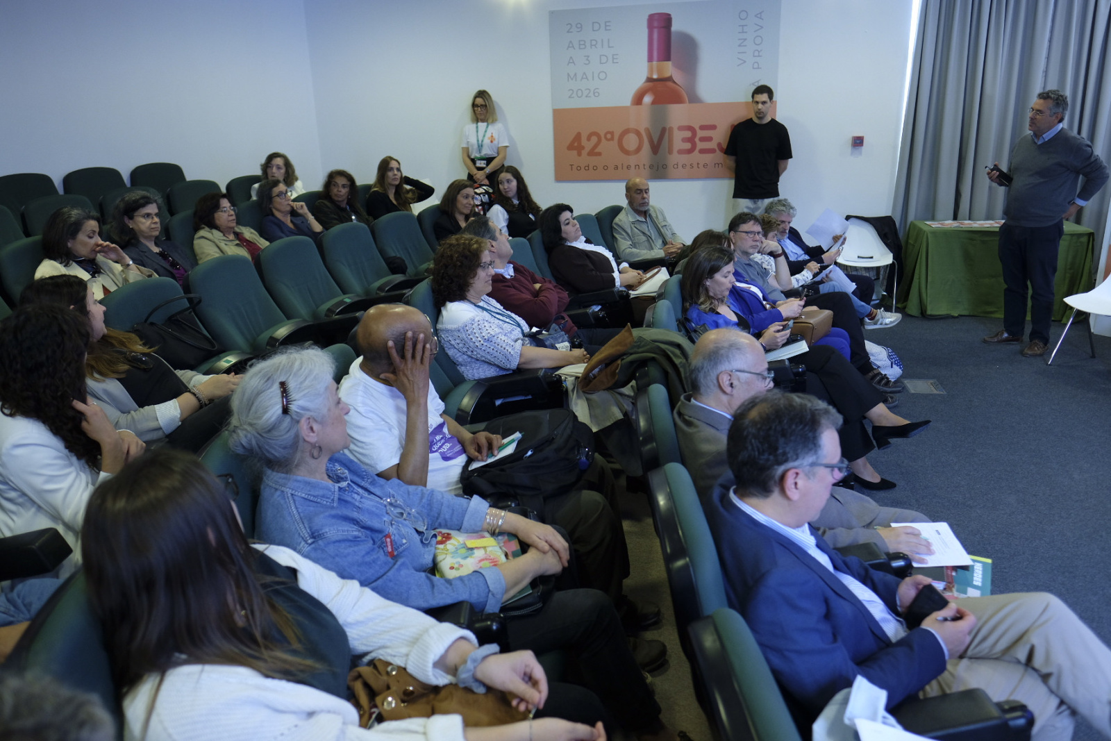Colóquio profissional num dos auditórios da Ovibeja